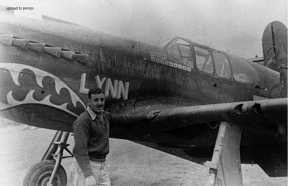 约翰.斯图亚特的座机P-51A 122号